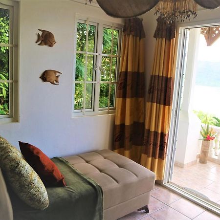 Seychelles Yellow Petals Anse Boileau Екстериор снимка