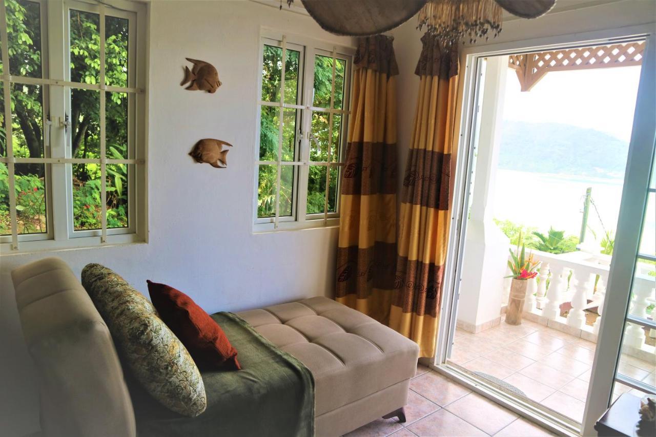 Seychelles Yellow Petals Anse Boileau Екстериор снимка