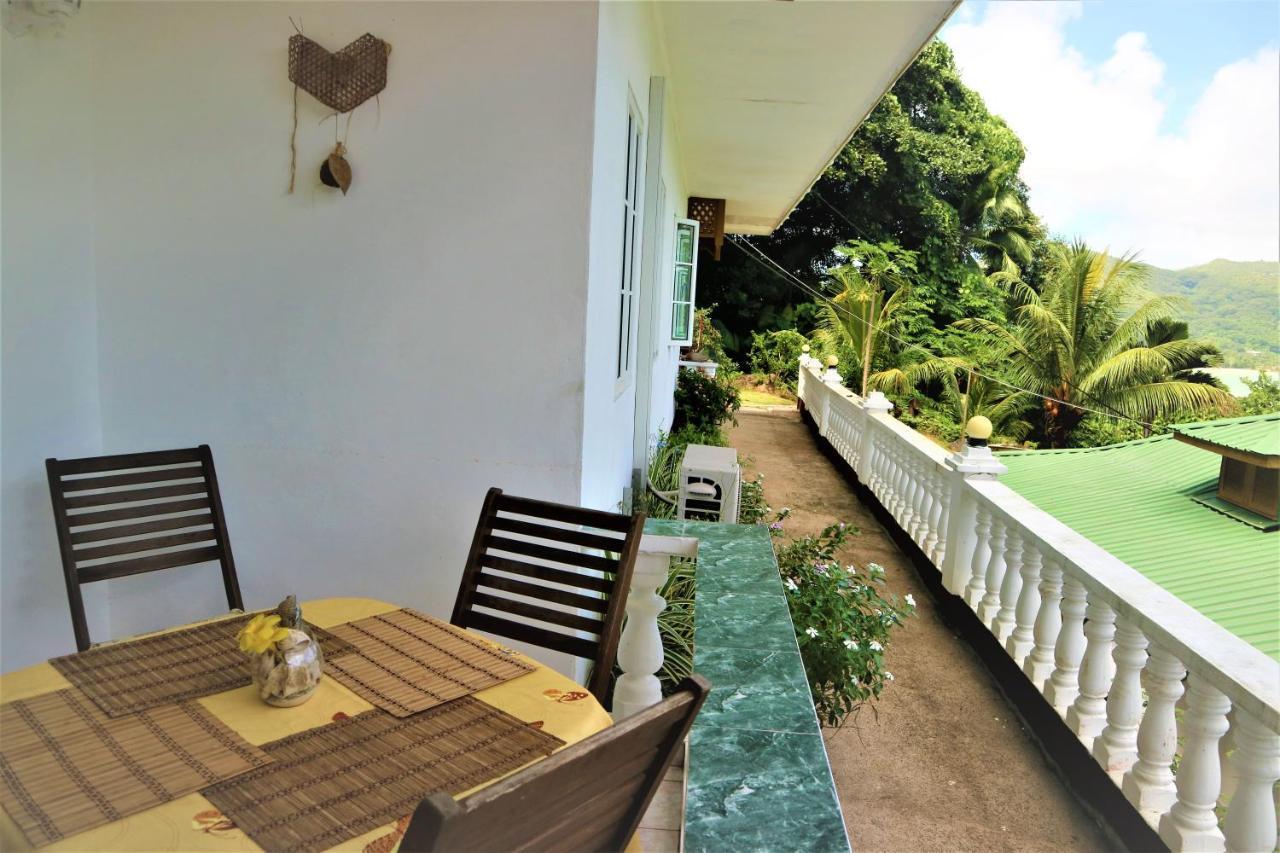 Seychelles Yellow Petals Anse Boileau Екстериор снимка
